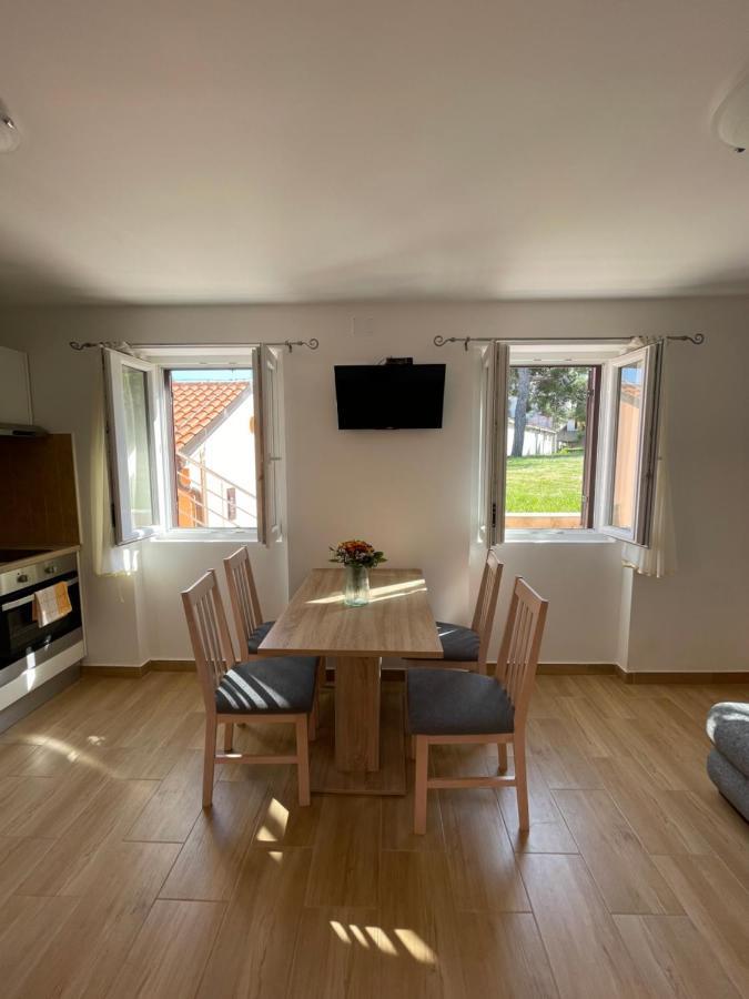 Ferienwohnung Rozmaryn Nerezine Exterior foto